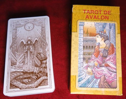 The Avalon Tarot - Fantasy-Medieval Cards