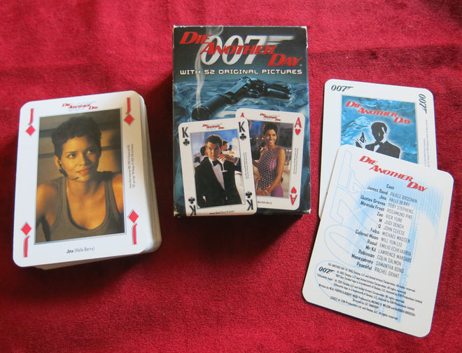 Halle Berry en bikini - 007 Meurs un autre jour » Cartes à jouer sur le thème de James Bond, 2002